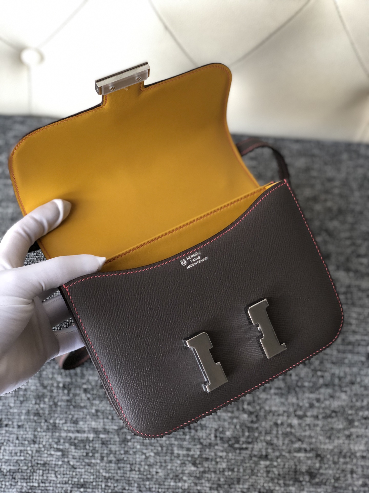 에르메스 콘스탄스18 그리스에땅 앰버옐로우 은장 앱송